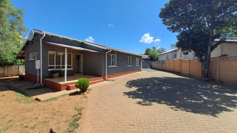 3 Bedroom Property for Sale in Uitsig Free State